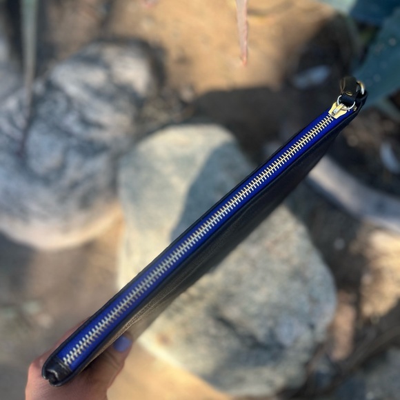 UNBRANDED | Black Leather Wristlet Pouch - "More Issues Than Vogue" - Picture 4 of 5